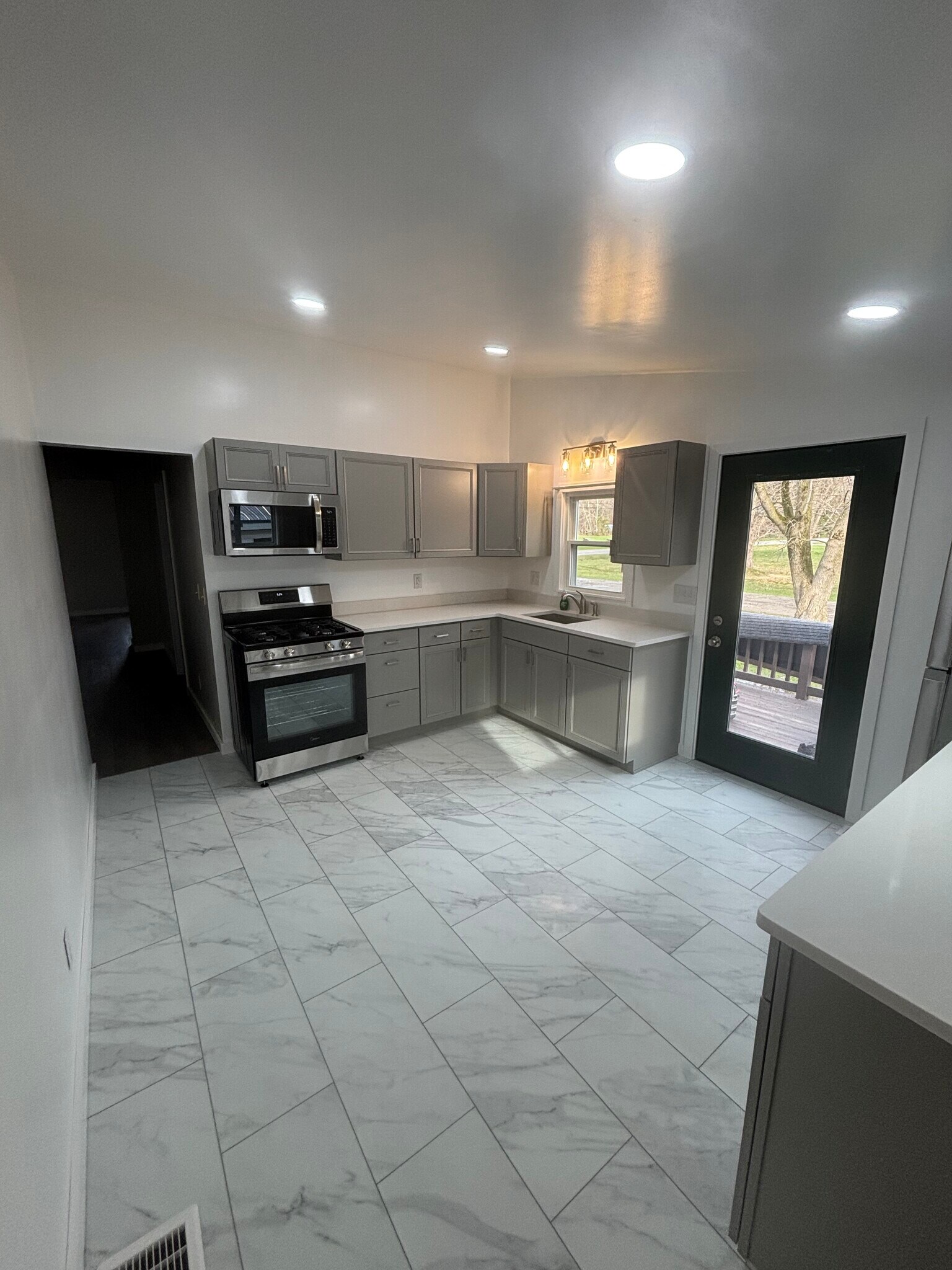 Building Photo - 892 Bartlett Rd