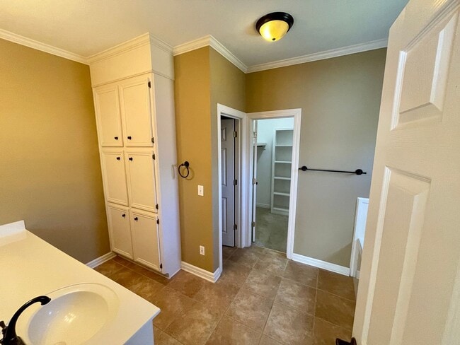 Building Photo - 3 Bed 2 Bath house in Madison