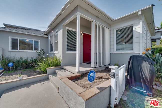 Building Photo - 8305 Colegio Dr