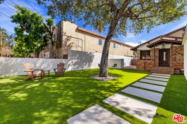 Building Photo - 238 Thorne St