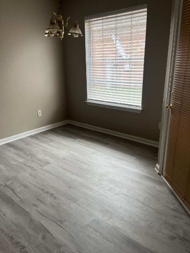 Building Photo - Charming 3-Bedroom Home in Memphis – Styli...