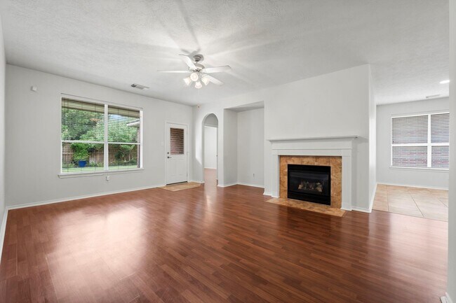 Building Photo - 23319 W Pine Ivy Ln