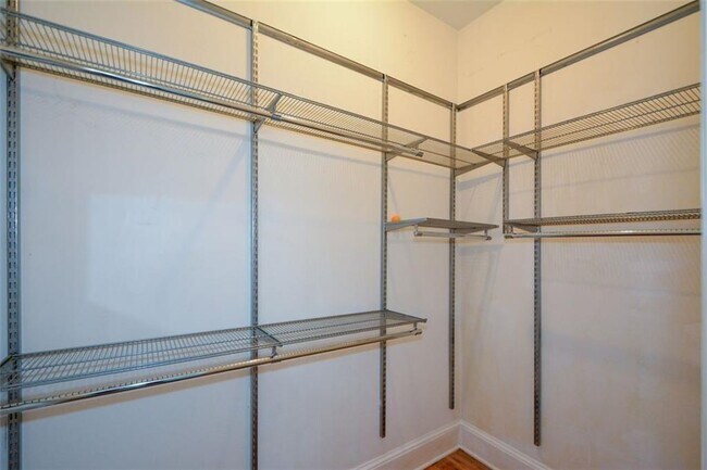 Building Photo - 404 Ormond St SE