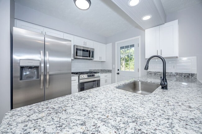 Building Photo - Charming 3-Bed, 1-Bath Home - Fully Remodeled & Move-In Ready!