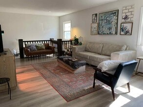 Building Photo - 520 S Osage St