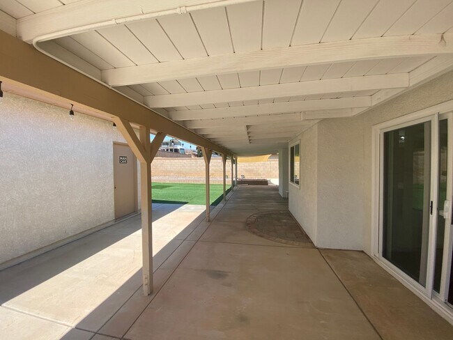 Building Photo - 5828 Ave L11