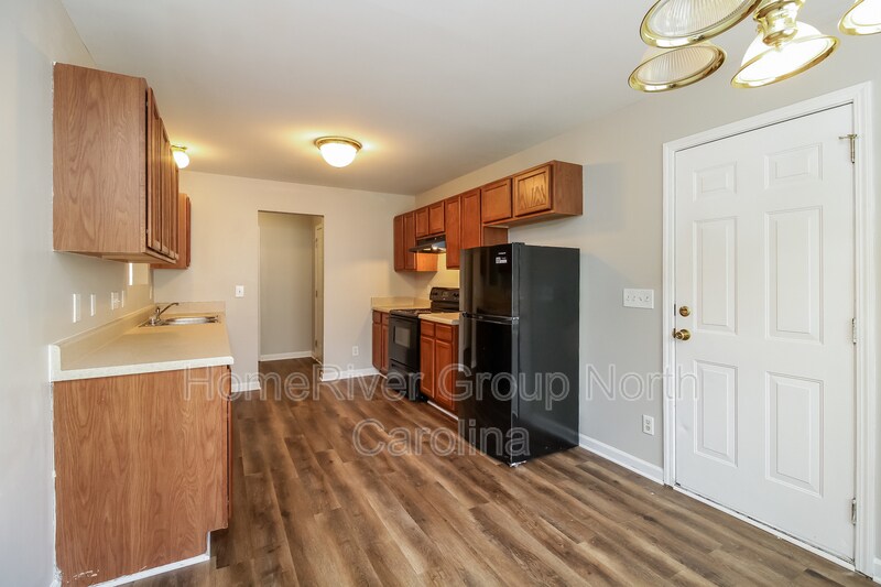 Building Photo - 1109 Maury Ln