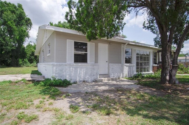 Building Photo - 37701 Primo Dr