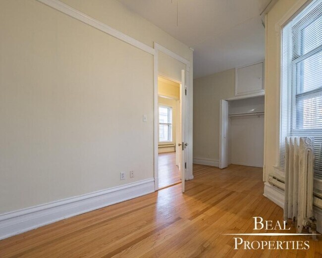 Building Photo - 2 bedroom in CHICAGO IL 60610