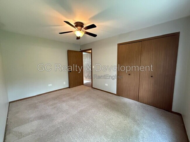 Building Photo - 2856 Heatherwood Dr