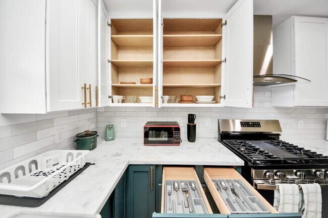 Building Photo - 5115 Clay St