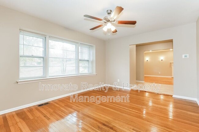 Building Photo - 1613 Kenmare Dr