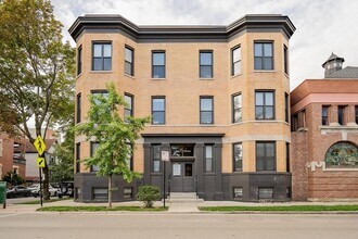 Building Photo - 3 bedroom in Chicago IL 60614