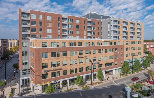 Primary Photo - 301 N Neil St