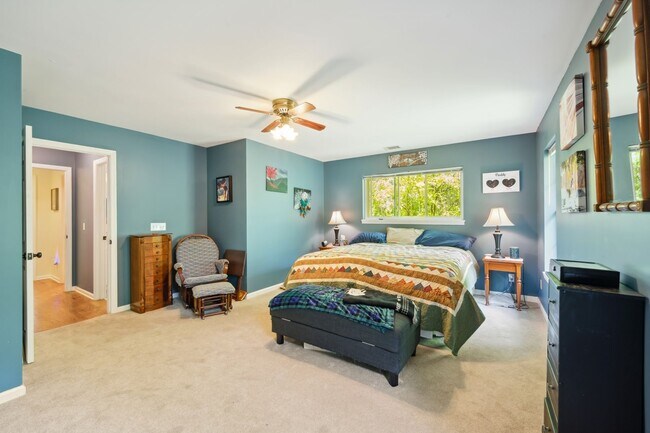 Building Photo - Everything included in rent price!! All ut...