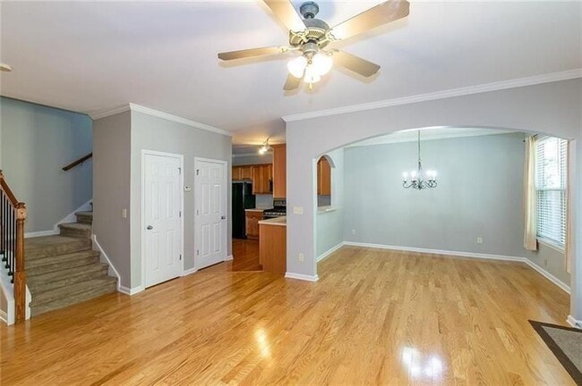 Building Photo - 127 Sunset Ln