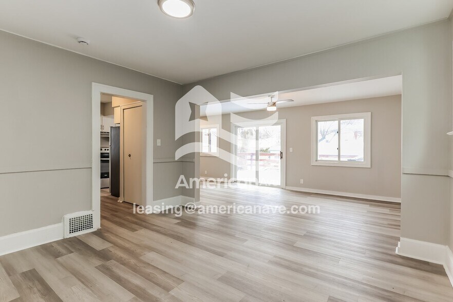 Building Photo - 922 Edgewood Dr