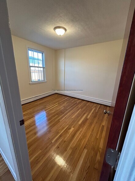 Building Photo - 168 N Beacon St