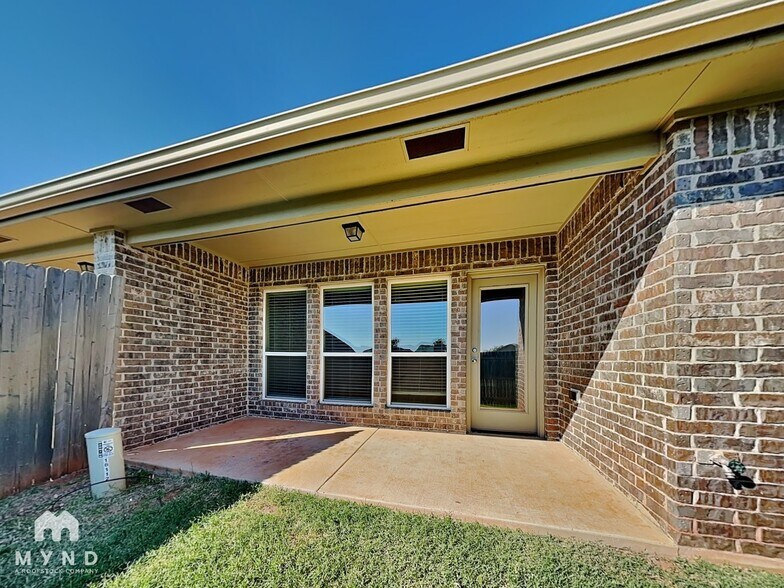 Building Photo - 18112 Manera Wy