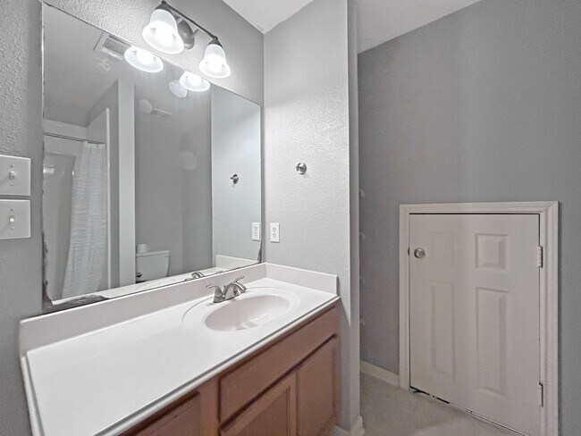 Building Photo - Converse Living at Its Best – Large 5-Bedr...