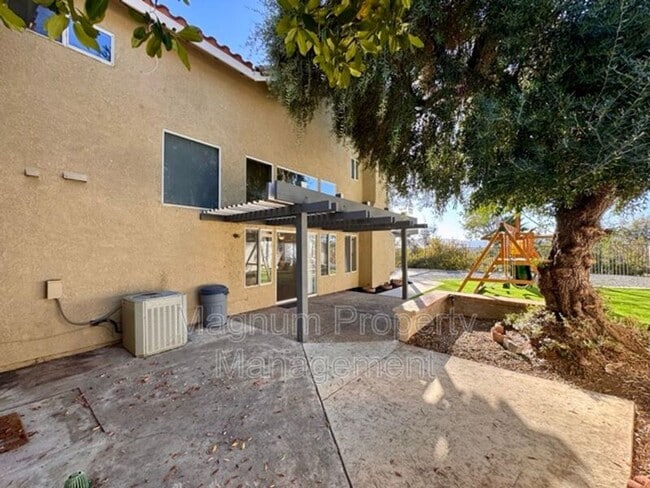 Building Photo - 40085 Temecky Way