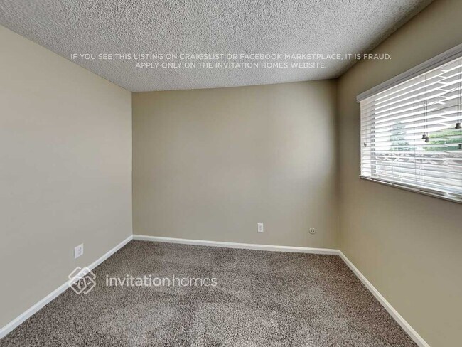 Building Photo - 1406 E Elsmere Dr