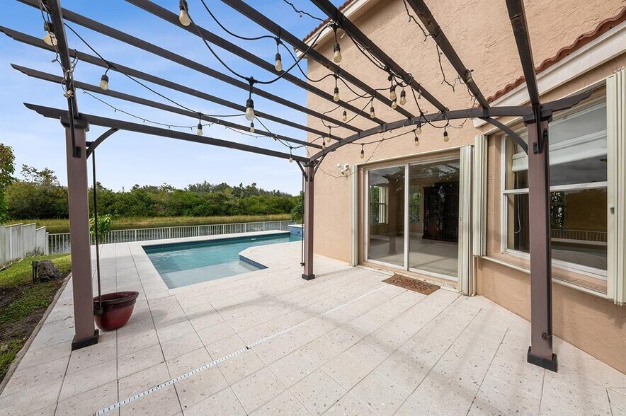 Building Photo - 2755 SW 165th Ave