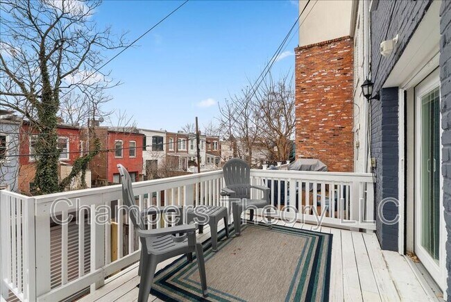 Building Photo - 619 Orleans Pl NE