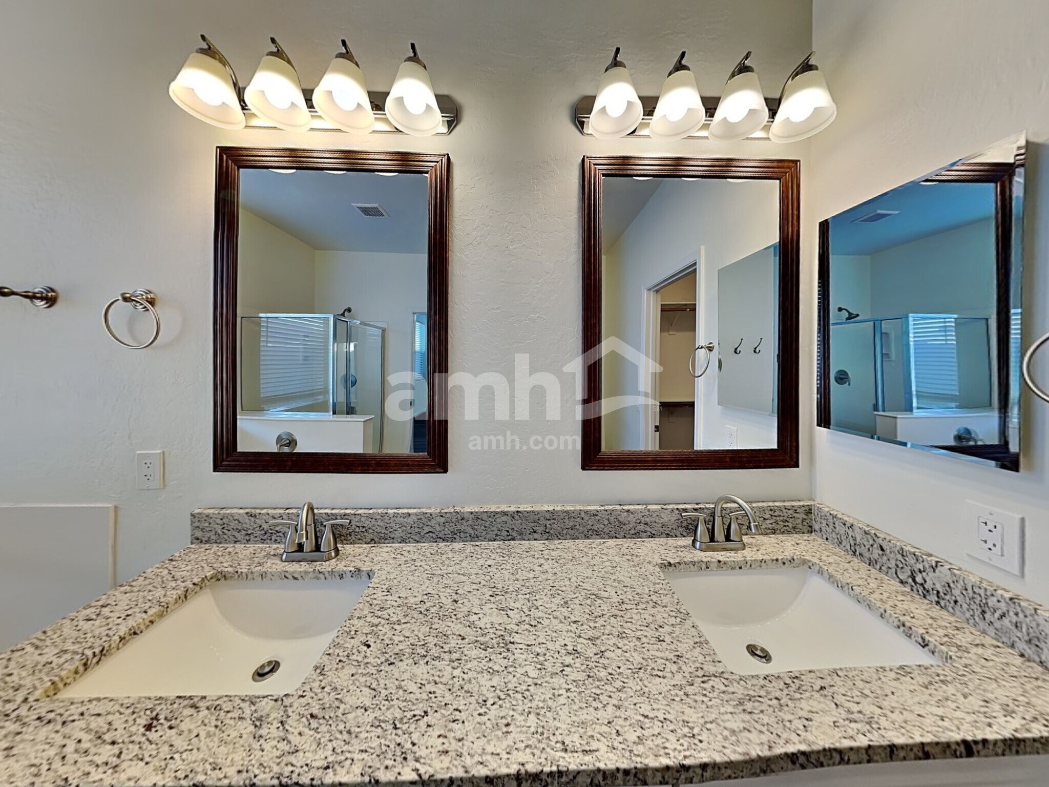 Building Photo - 2975 E Merlot St