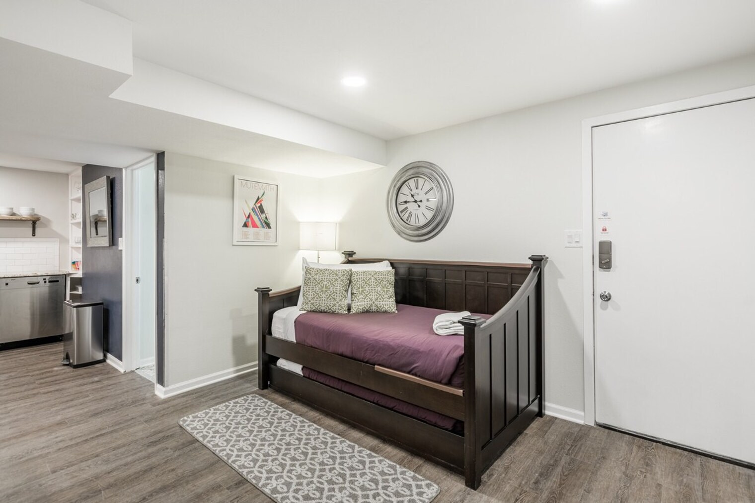 Building Photo - 226 S Hoyne Ave