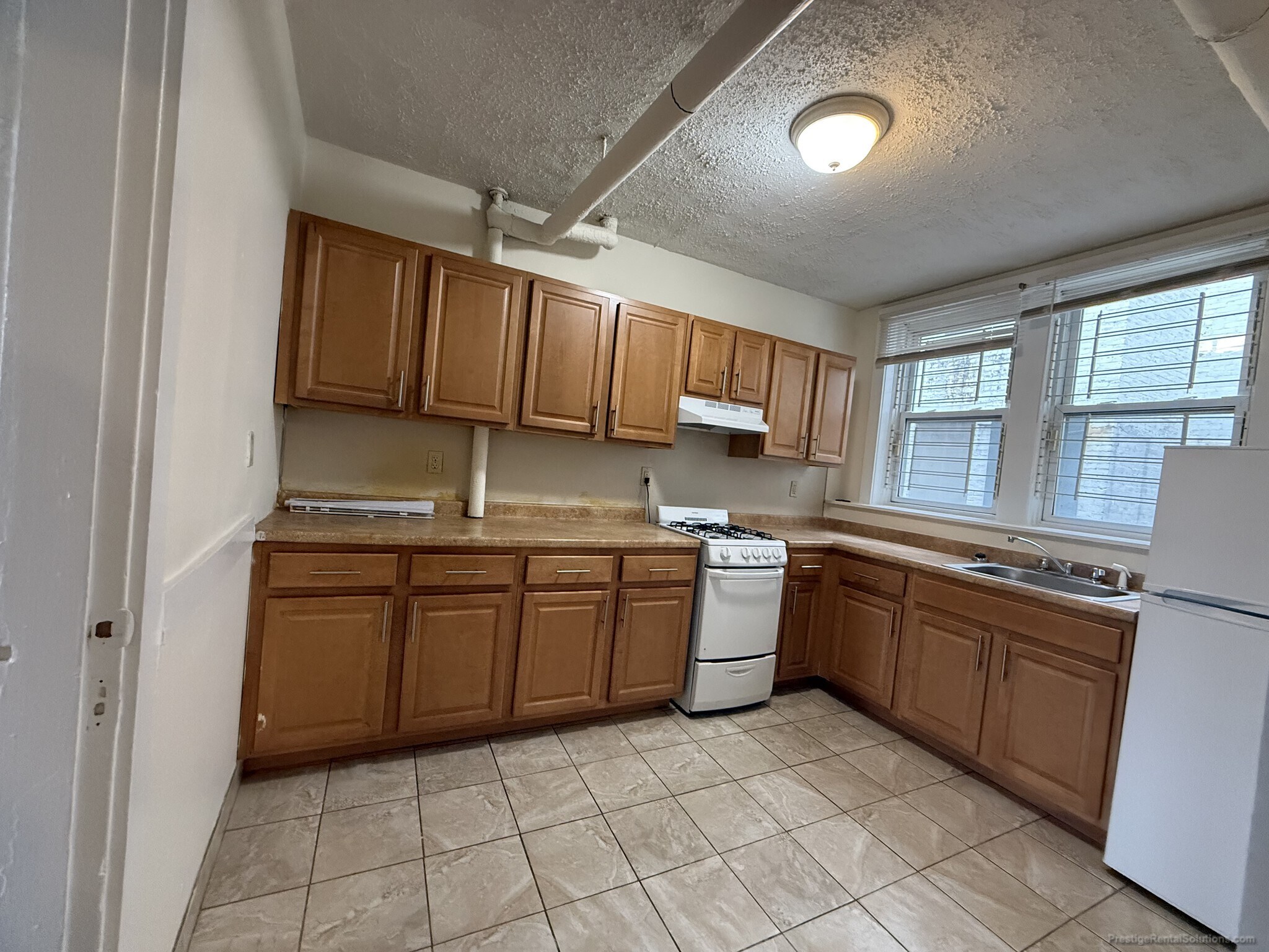 Building Photo - 528 Cambridge St