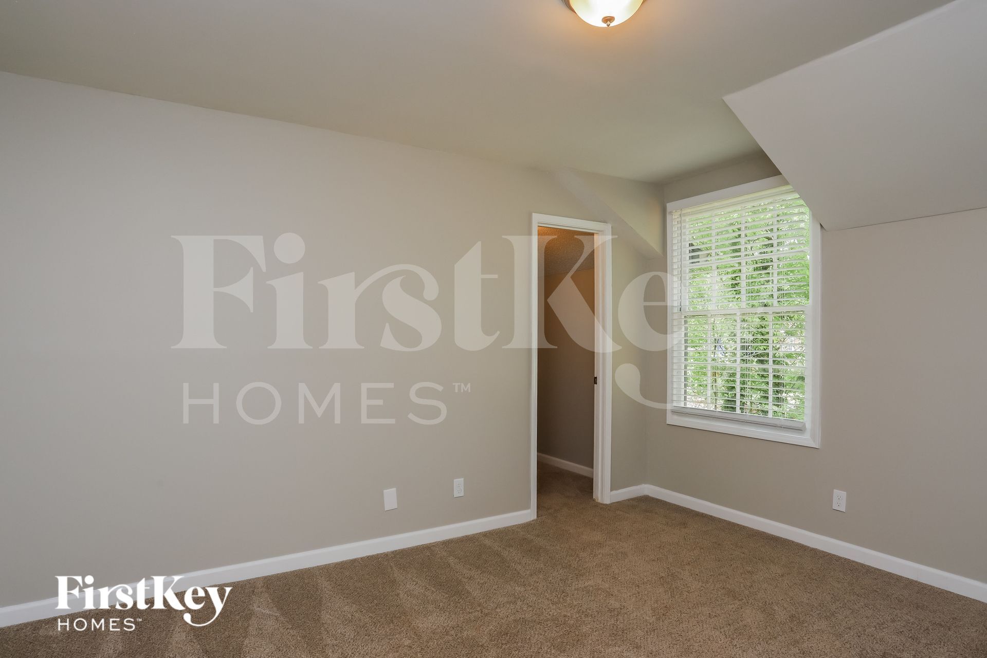 Building Photo - 1083 Forest Heights Rd