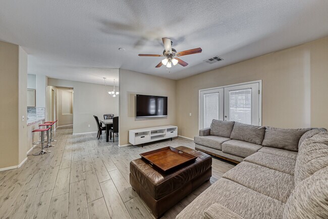 Building Photo - 673 Peachy Canyon Cir