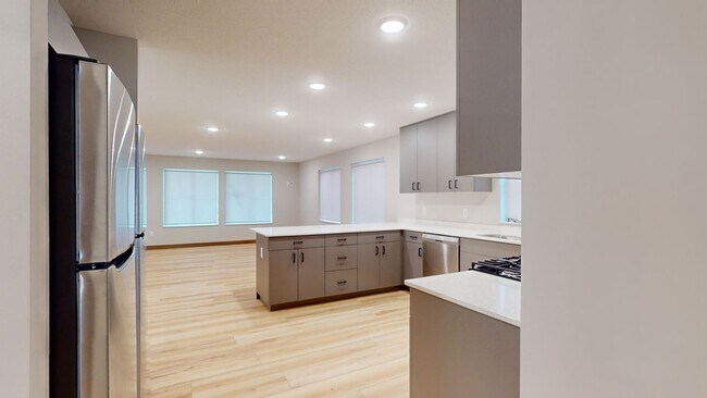 Building Photo - 869 19th Ave SE