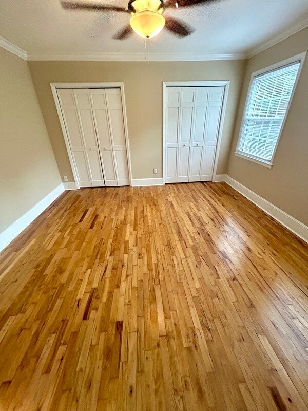 Building Photo - 204 N Laurel Ave