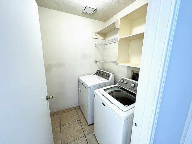 Building Photo - 6334 Cape Forward Dr