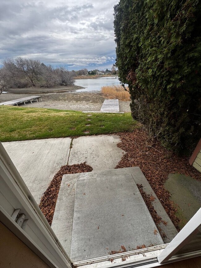 Building Photo - Waterfront Duplex for Rent!!