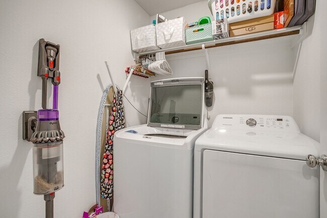 Building Photo - 6329 Becker Ave