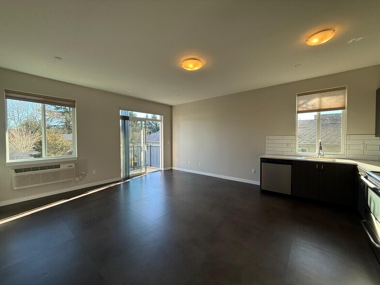 Building Photo - 7300 SW Garden Home Rd