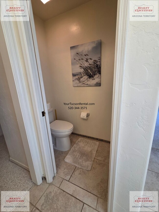 Building Photo - NE off Wrightstown & Pantano 3/2 with pool, patio and loads of upgrades