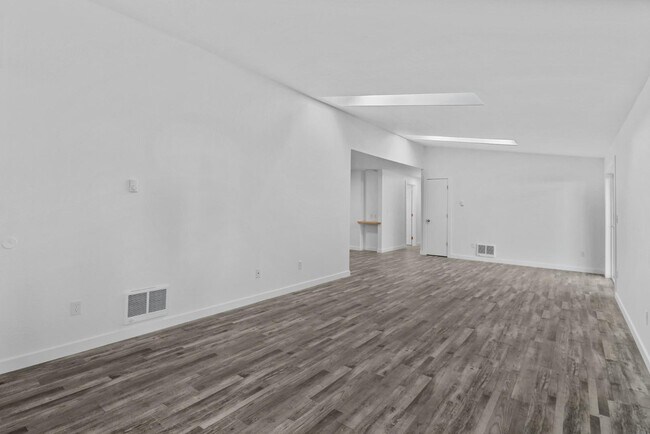 Building Photo - 9232 Mullen Rd SE