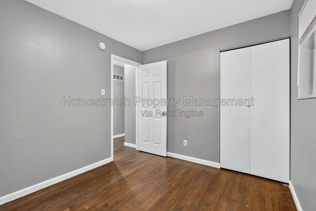 Building Photo - 9993 Fox Hall Ct