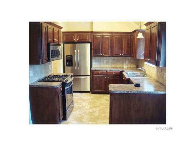Building Photo - Garvin 408