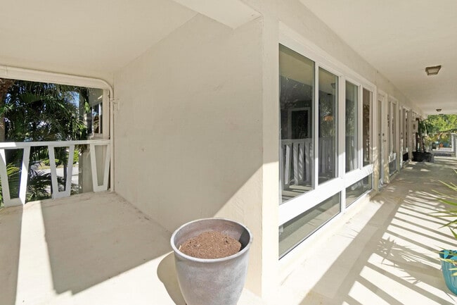 Building Photo - 2755 NE 28th Ave