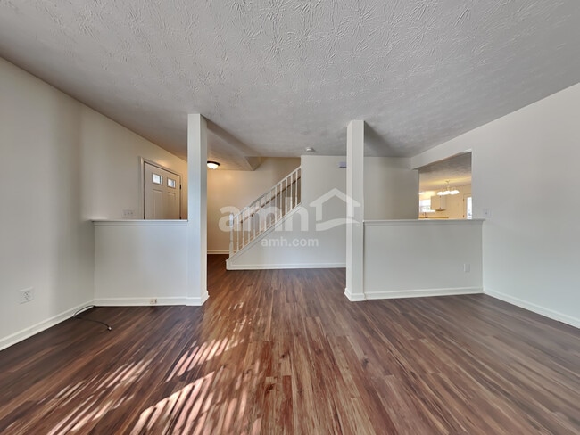 Building Photo - 5891 Eagle Creek Ct