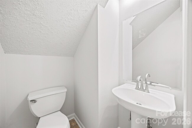 Building Photo - 1411 Swaying Branch Ln