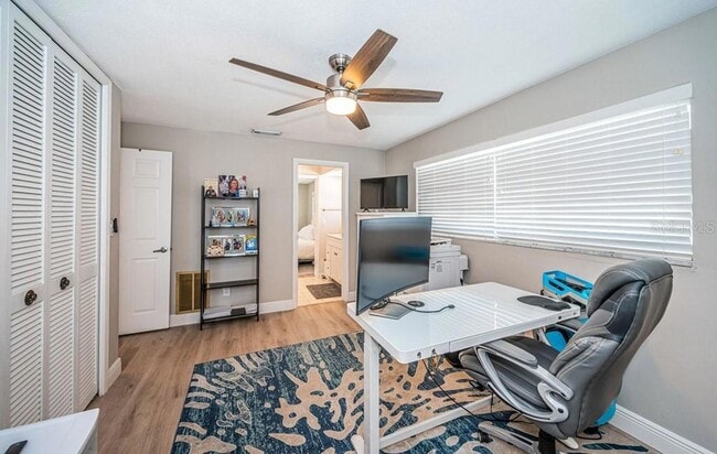 Building Photo - 2180 Dolphin Blvd S