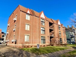 Building Photo - 618-620 W Olney Rd