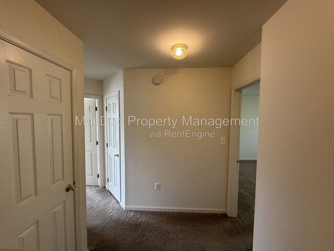 Building Photo - 219 Merrill Ct