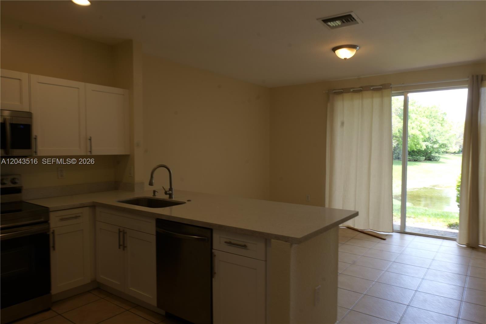 Building Photo - 8220 SW 25th Ct